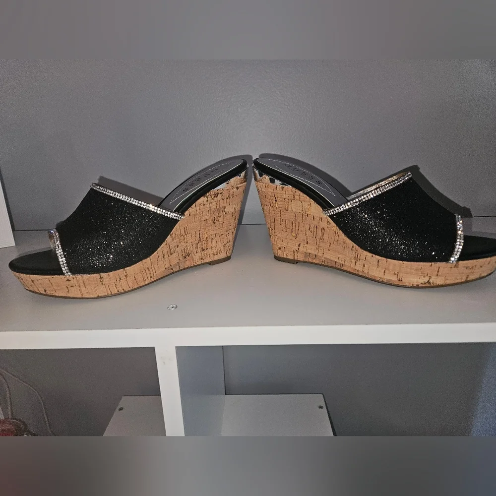 Guess Black & Bling Platform Wedges 🖤 Size 7 - Picture 4 of 9